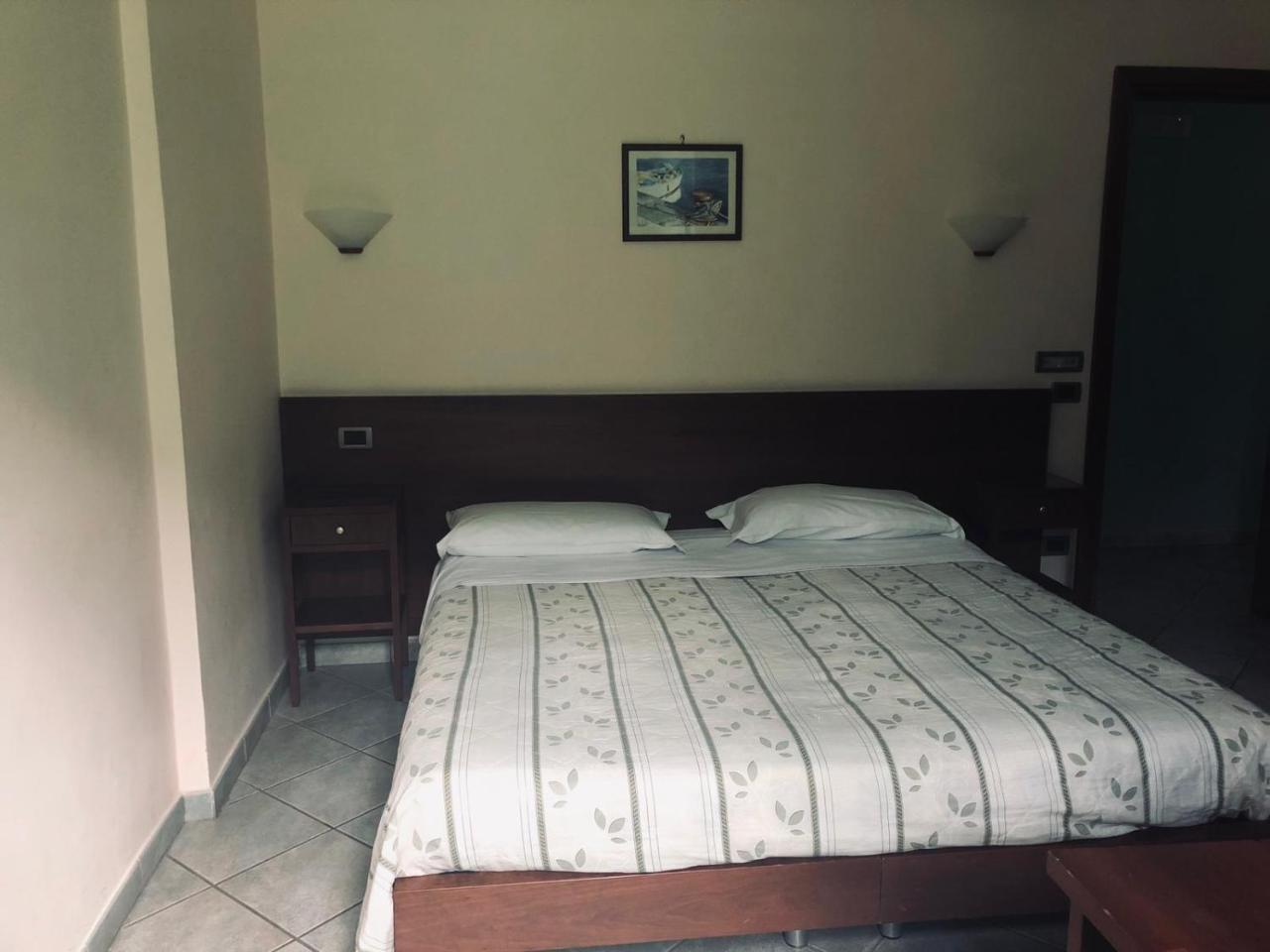 Hotel Elisabetta Castellammare di Stabia Exterior photo